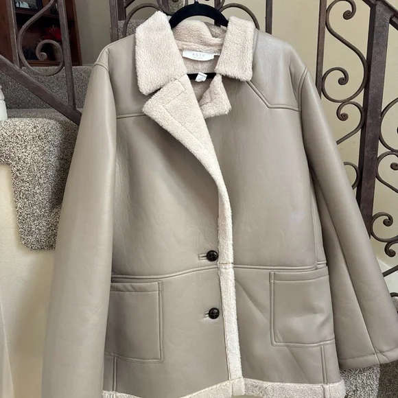 NWT Astr The Label Revolve Francine Faux Leather Shearling Jacket Size XL - Picture 4 of 9